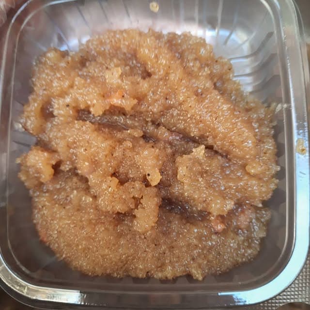 Fıstıklı İrmik Helvası